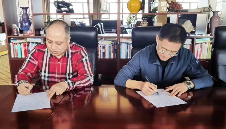 越洋物语与新疆西域集团签署战略合作协议